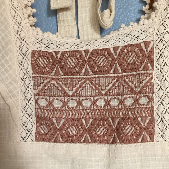 FREE PEOPLE NWT ๐๐ Cropped top. Ruffle sleeves with crochet trim. Bohemian. XS - Picture 3 of 16